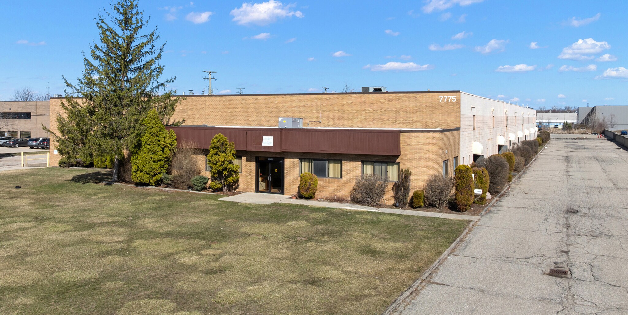 7775 Eighteen 1/2 Mile Rd, Sterling Heights, MI à louer Photo principale- Image 1 de 6