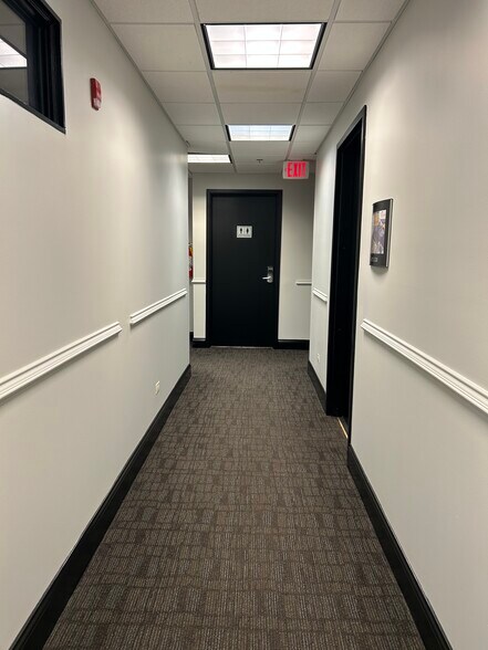 874 Green Bay Rd, Winnetka, IL à louer - Photo du bâtiment - Image 3 de 8