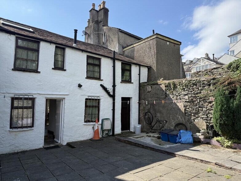 41-43 Allhallows Ln, Kendal à vendre - Photo du bâtiment - Image 2 de 2