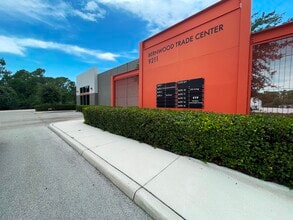 9211 Cockleshell Ct, Bonita Springs, FL à louer Photo du bâtiment- Image 2 de 7