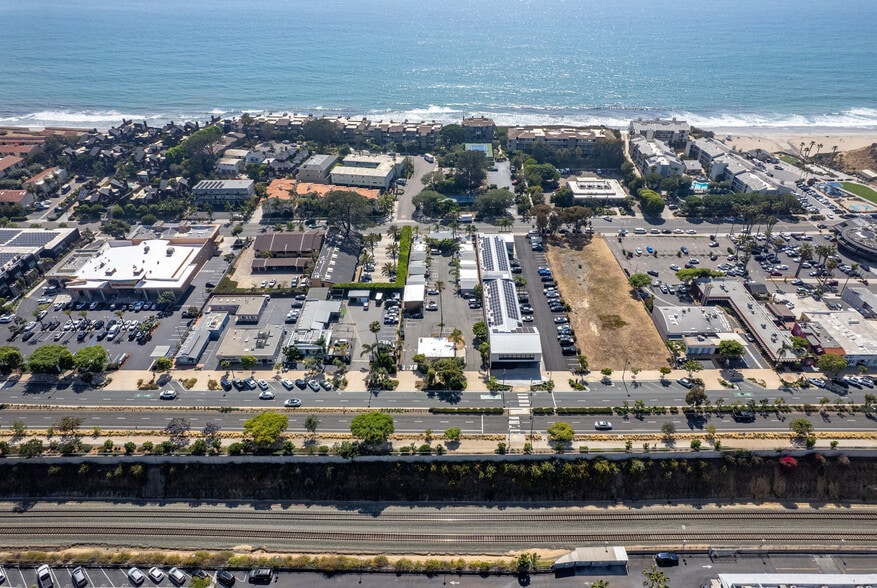 225 S Highway 101, Solana Beach, CA for sale - Building Photo - Image 2 of 6