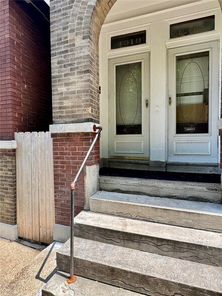 4510 Minnesota Ave, Saint Louis, MO à vendre - Photo du bâtiment - Image 2 de 14