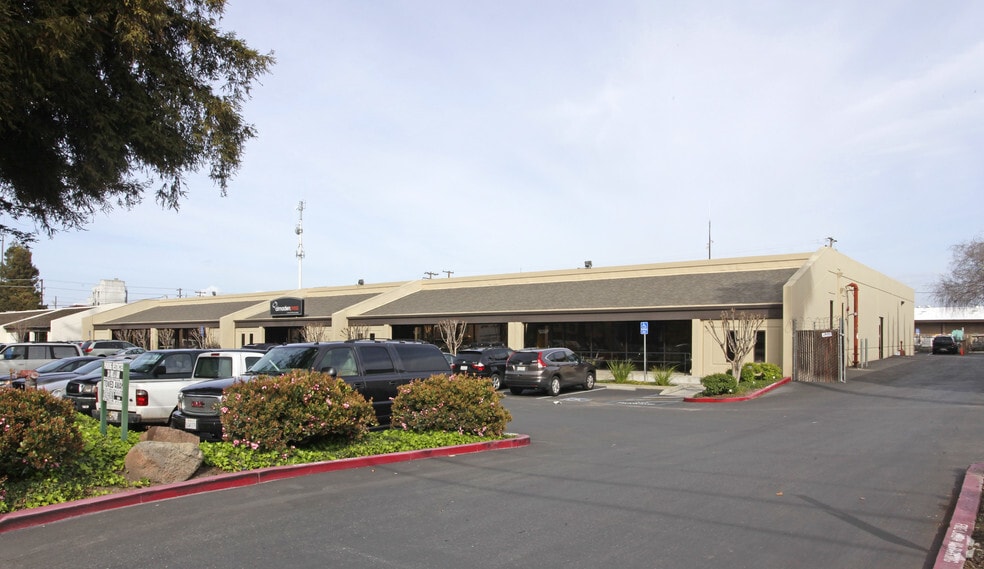 2555 Scott Blvd, Santa Clara, CA for lease - Primary Photo - Image 1 of 2