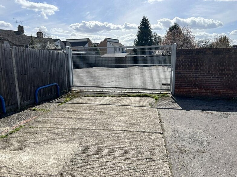 109 Rainsford Rd, Chelmsford for lease - Building Photo - Image 3 of 16