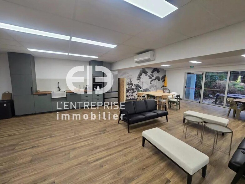 Office in Valbonne for lease - Building Photo - Image 3 of 7