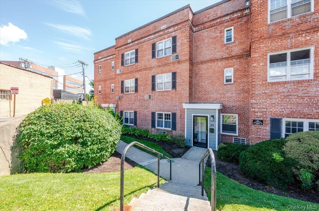 23 S Village Ave, Rockville Centre, NY for sale Building Photo- Image 1 of 10