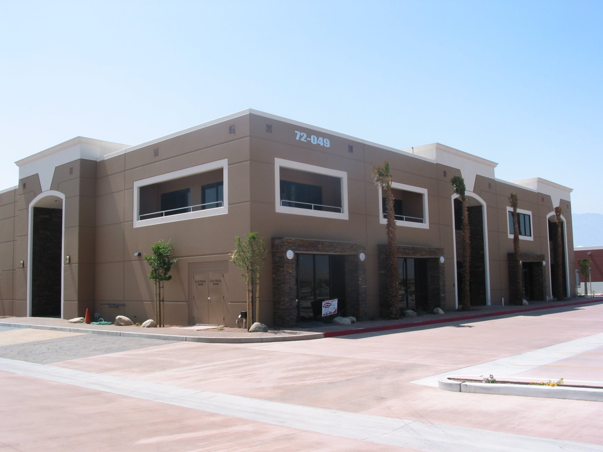 72049 Petland Pl, Thousand Palms, CA for lease Primary Photo- Image 1 of 6