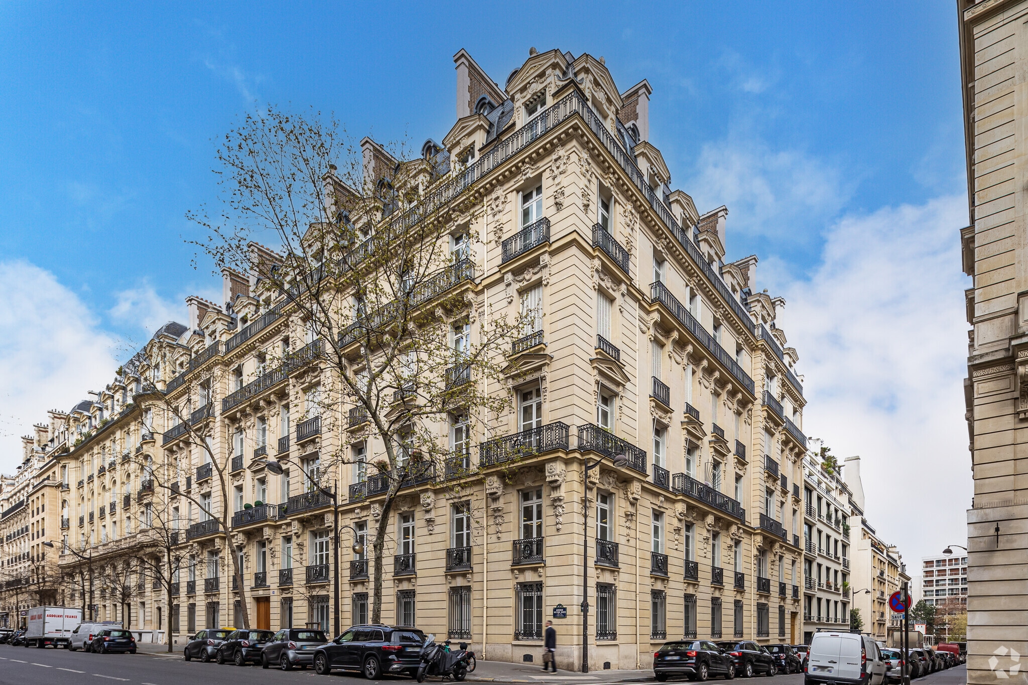 56 Avenue Victor Hugo, Paris for sale Primary Photo- Image 1 of 17