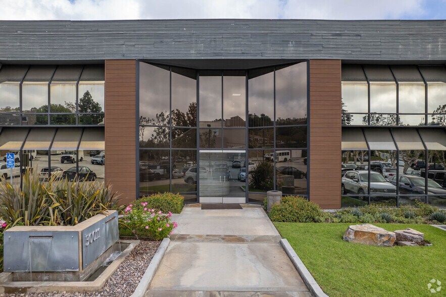 30011 Ivy Glenn Dr, Laguna Niguel, CA à louer - Photo du bâtiment - Image 3 de 12