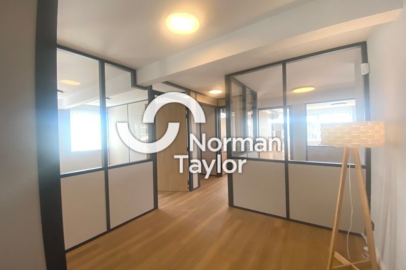 Office in Montpellier for sale - Interior Photo - Image 2 of 10