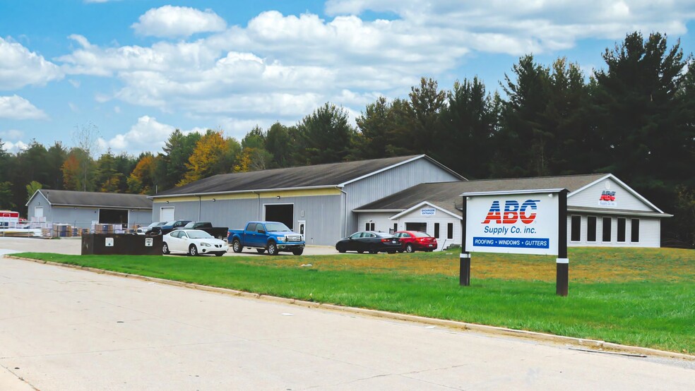 2252 N Meridian Rd, Sanford, MI for sale - Building Photo - Image 1 of 1