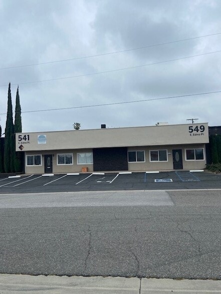 541-555 E Edna Pl, Covina, CA for lease - Primary Photo - Image 1 of 13