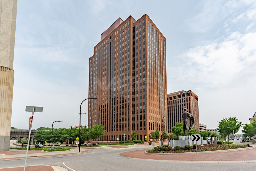 76 S Main St, Akron, OH à louer - Photo du bâtiment - Image 1 de 18