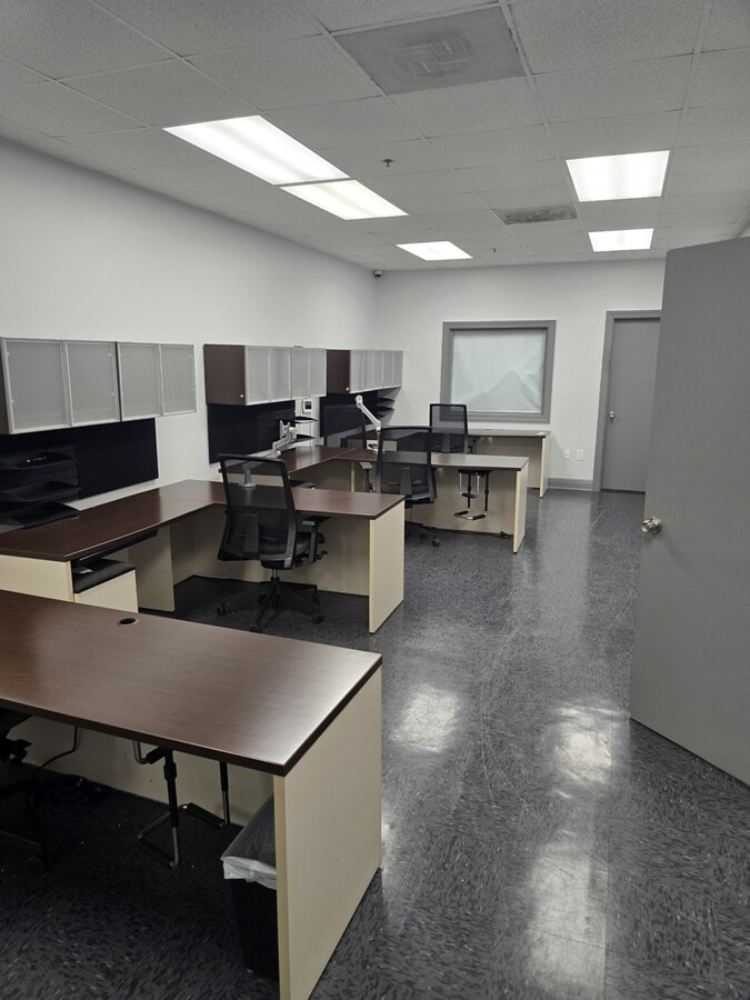 7500 NW 25th St, Miami, FL 33122 - Unité 2 - - Photo intérieure - Image 2 of 5