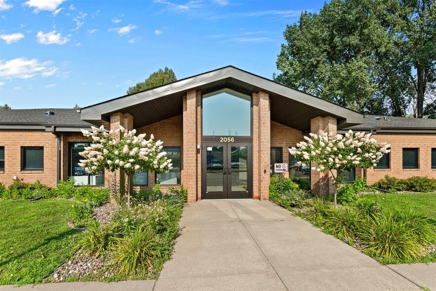 2056 Woodlane Dr, Woodbury, MN for sale - Building Photo - Image 2 of 40