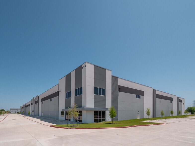 17218 Tejas Way, Schertz, TX à vendre - Photo du bâtiment - Image 2 de 19