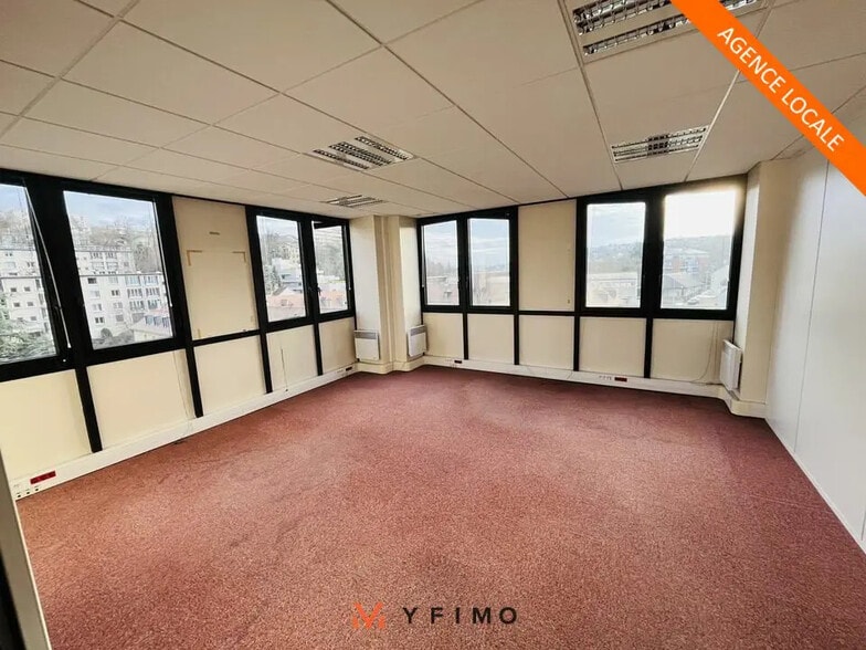 Office in SAINT-GERMAIN-EN-LAYE for lease - Interior Photo - Image 2 of 5