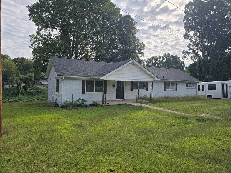 517 Pleasant Ave, Kannapolis, NC for sale - Building Photo - Image 3 of 43