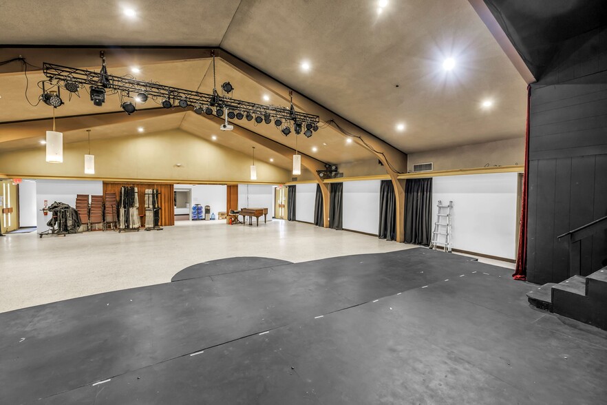 2632 54th St S, Gulfport, FL for lease - Building Photo - Image 3 of 8