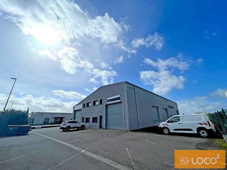 26 Rue De La Gravette, Gratentour for lease - Building Photo - Image 1 of 5