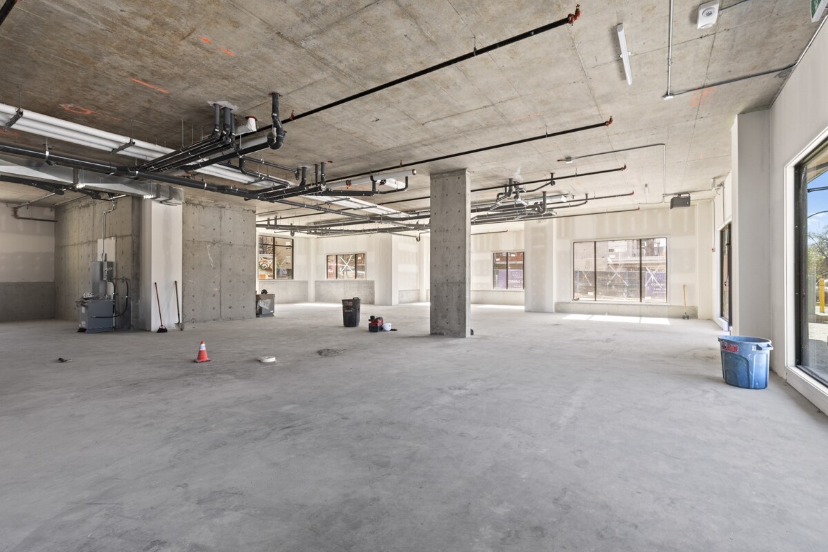 2241 Springfield rd, Kelowna, BC for lease Interior Photo- Image 1 of 14