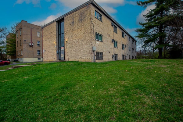 694 Gholson Ave, Cincinnati, OH for sale - Building Photo - Image 2 of 19