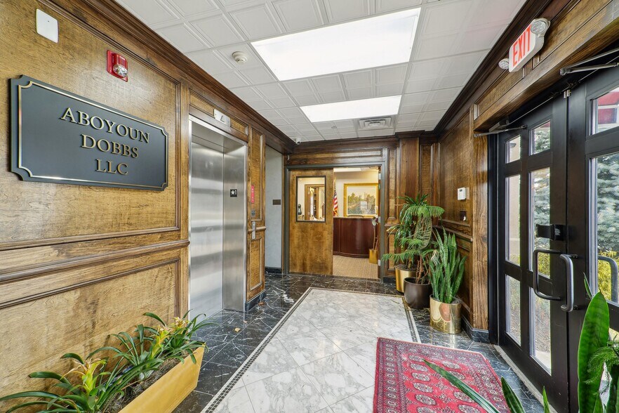 62 US Highway 46, Pine Brook, NJ à louer - Photo du bâtiment - Image 2 de 32