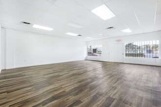 3501-3531 NW 19th St, Fort Lauderdale, FL à louer Photo intérieure- Image 2 de 4