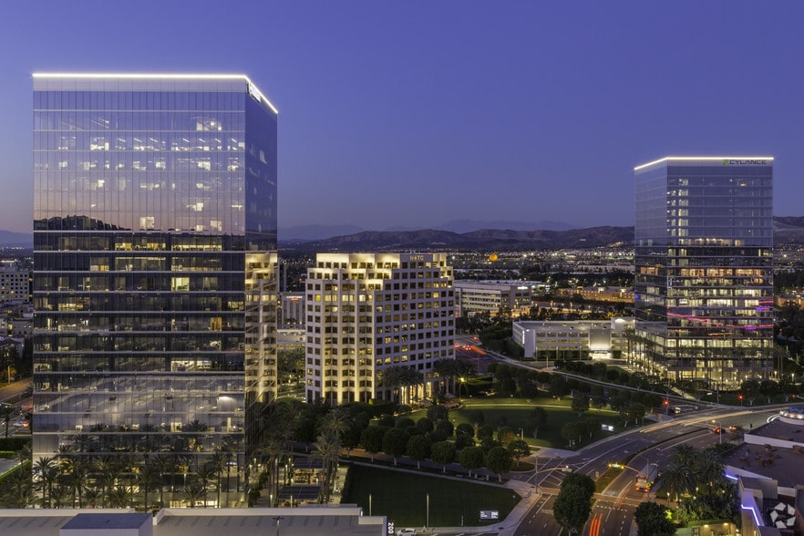 400 spectrum center Dr, Irvine, CA à louer - Photo du bâtiment - Image 2 de 49