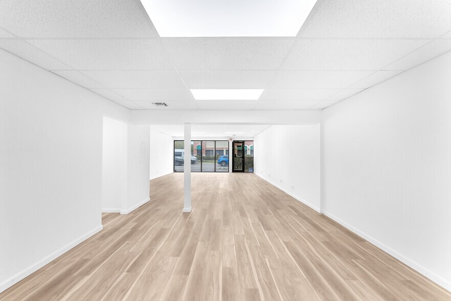 1420-1422 NE 163rd St, North Miami Beach, FL à louer - Photo principale - Image 1 de 23