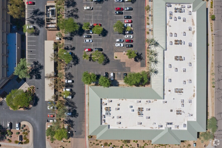 4505 E Chandler Blvd, Phoenix, AZ à louer - Photo du bâtiment - Image 3 de 15