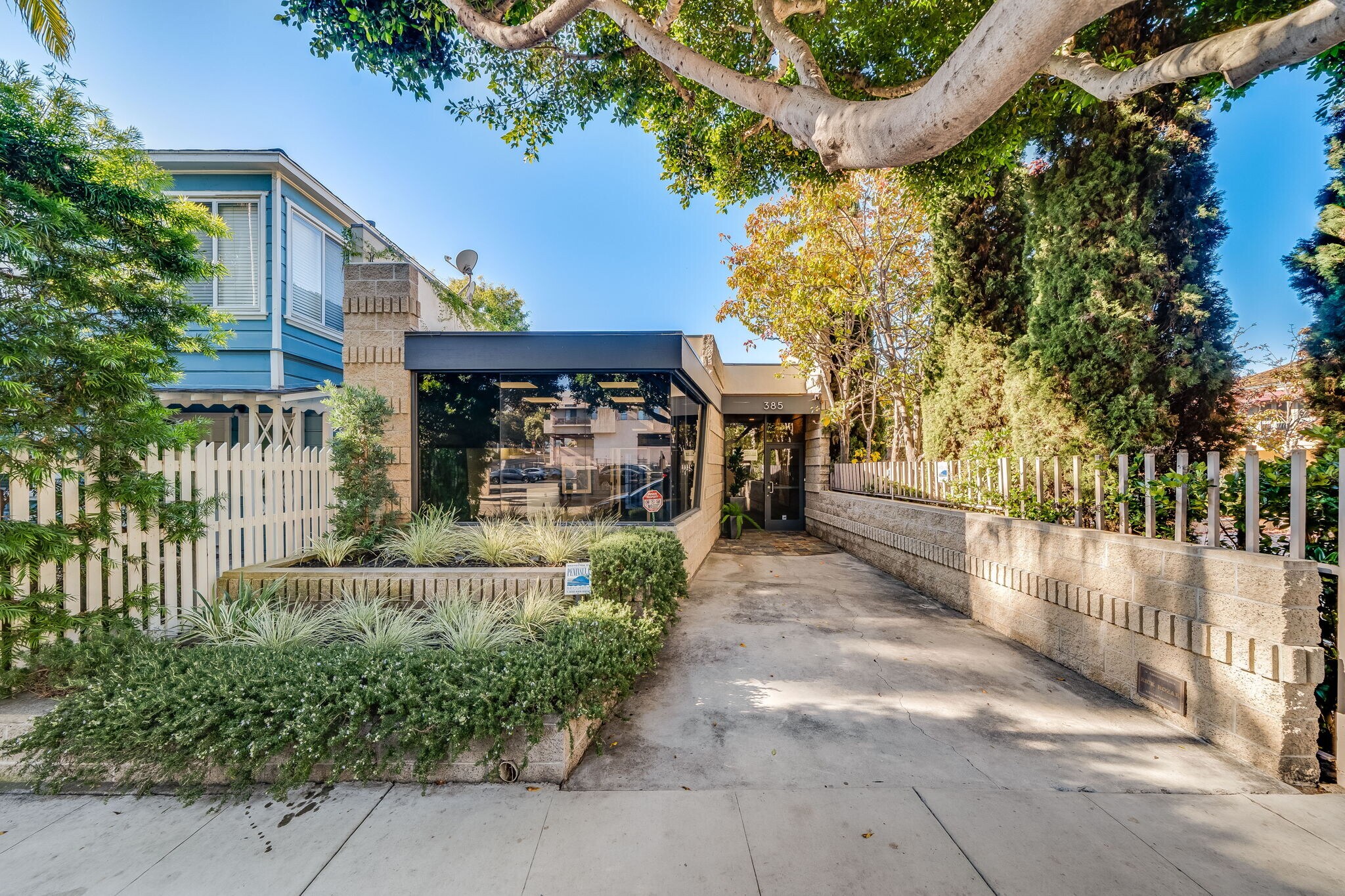 385 2nd St, Laguna Beach, CA à vendre Photo du bâtiment- Image 1 de 15