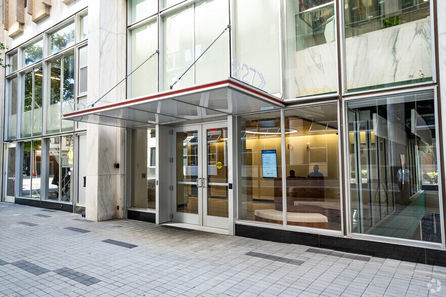 227 Fayetteville St, Raleigh, NC à louer - Photo du bâtiment - Image 3 de 45