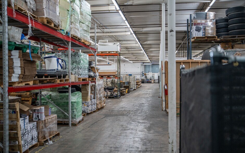 5107 W University Blvd, Jacksonville, FL à louer - Photo du bâtiment - Image 2 de 25