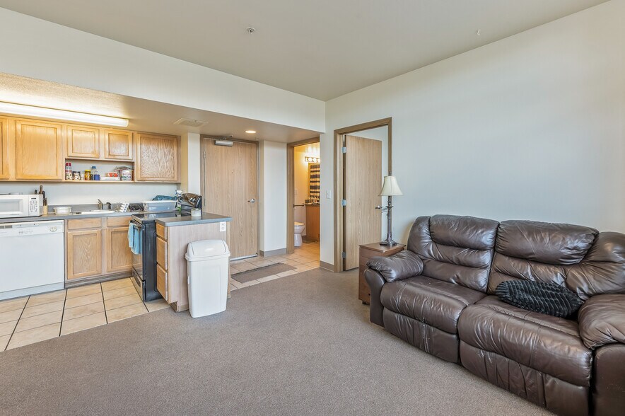 300 Okanogan Ave, Wenatchee, WA à vendre - Photo intérieure - Image 2 de 21