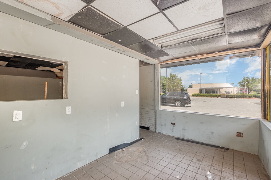 1831 Capital Blvd, Raleigh, NC for lease - Building Photo - Image 2 of 10