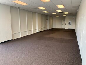 2314 W Kettleman Ln, Lodi, CA for lease Building Photo- Image 1 of 4