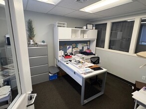 166 Lavan St, Warwick, RI à louer Photo intérieure- Image 2 de 4