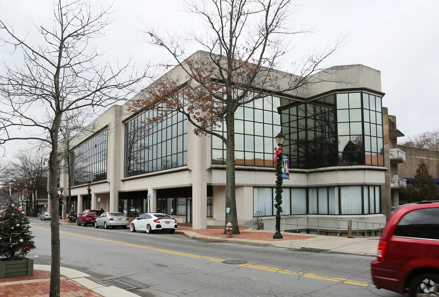 3 School St, Glen Cove, NY à vendre - Photo du bâtiment - Image 3 de 11