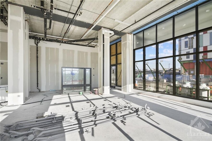 393 Codd's Rd, Ottawa, ON for lease - Interior Photo - Image 3 of 14