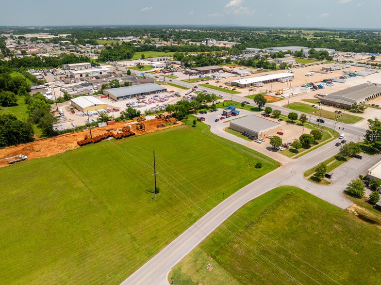 Hwy 264 & W Monroe Ave, Lowell, AR à vendre - Photo du bâtiment - Image 1 de 4
