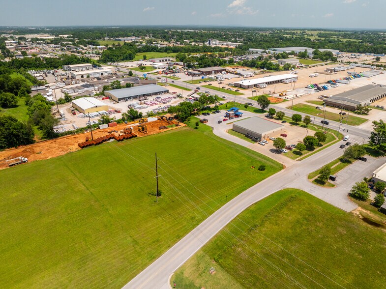 Hwy 264 & W Monroe Ave, Lowell, AR à vendre - Photo du bâtiment - Image 1 de 4