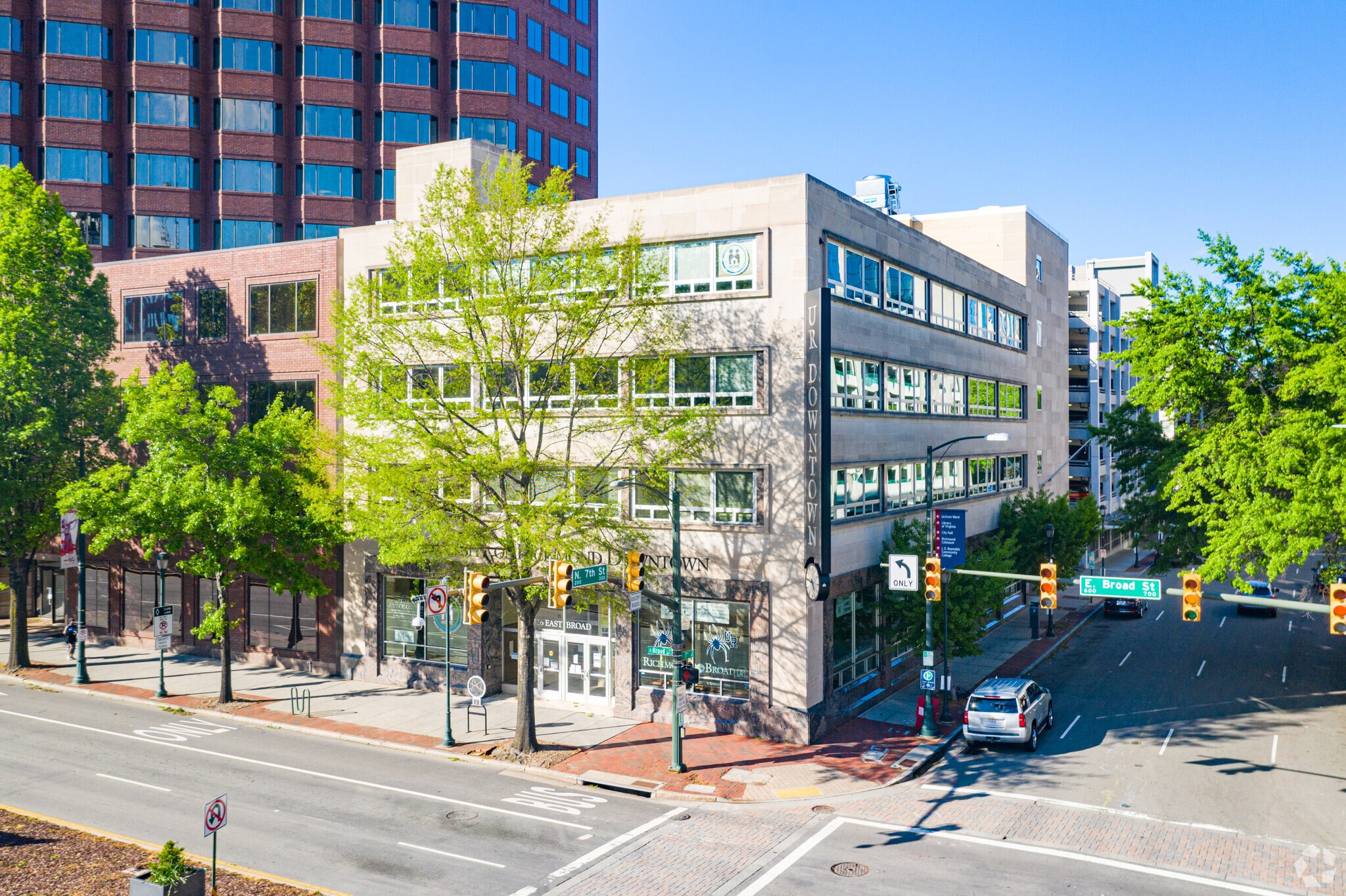 626 E Broad St, Richmond, VA à louer Photo du bâtiment- Image 1 de 3
