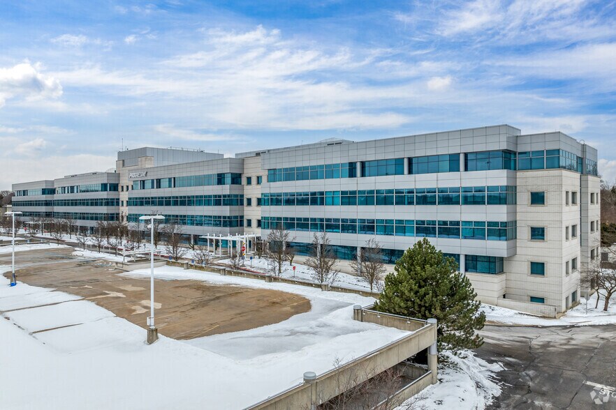 6300 Wilson Mills Rd, Mayfield Village, OH à louer - Photo du bâtiment - Image 3 de 19