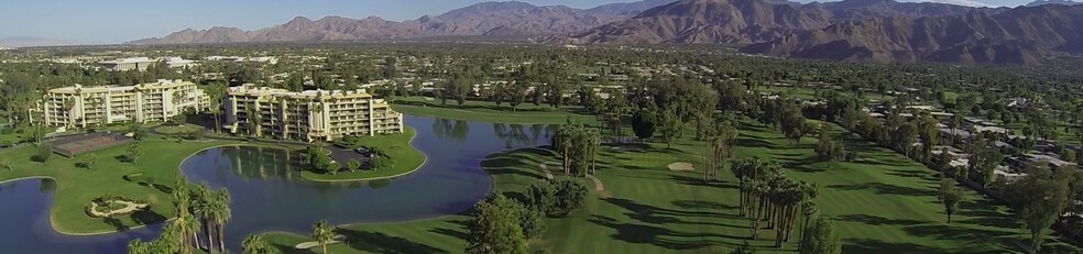 71777 Frank Sinatra Dr, Rancho Mirage, CA à vendre - Photo du bâtiment - Image 2 de 4