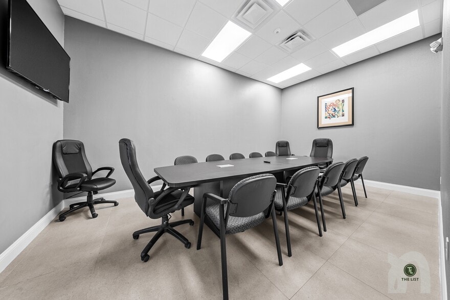 8810 Commodity Cir, Orlando, FL for lease - Building Photo - Image 2 of 13