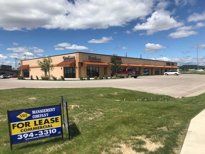 651 N Creek Dr, Rapid City, SD à louer - Photo du bâtiment - Image 3 de 3