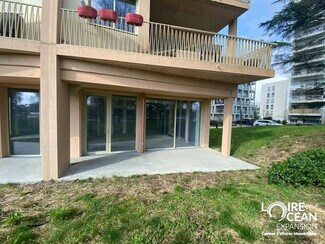 Plus de détails pour Commerce de détail à vendre