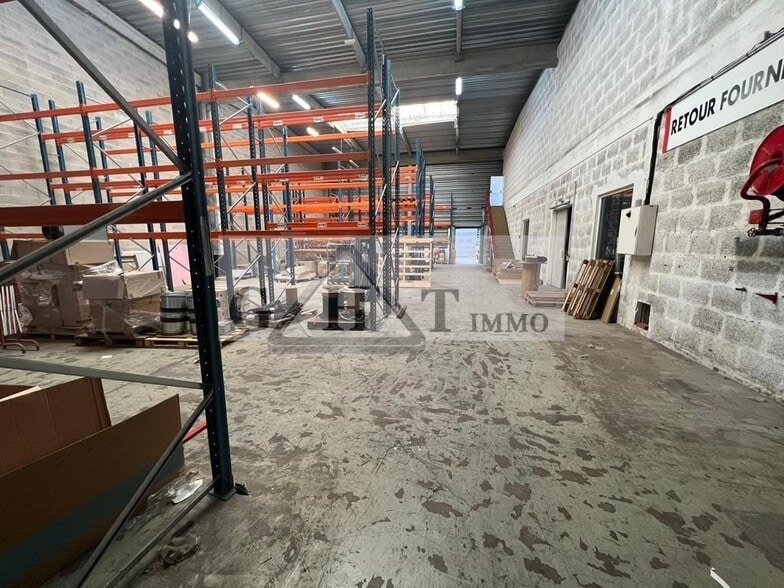 Industrial in Lisses for lease - Building Photo - Image 2 of 19