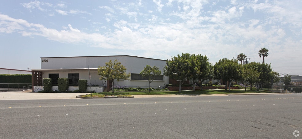 2700 Eastern Ave, Commerce, CA for lease - Building Photo - Image 3 of 3